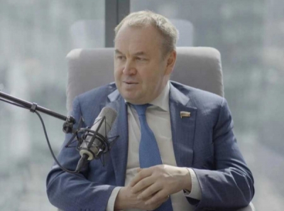 Единоросс Наумов открыто плюнул, а Госдума проголосовала за этот жест